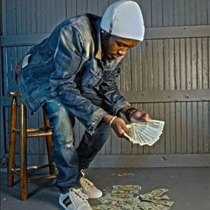 Meet your Posher, Mussie